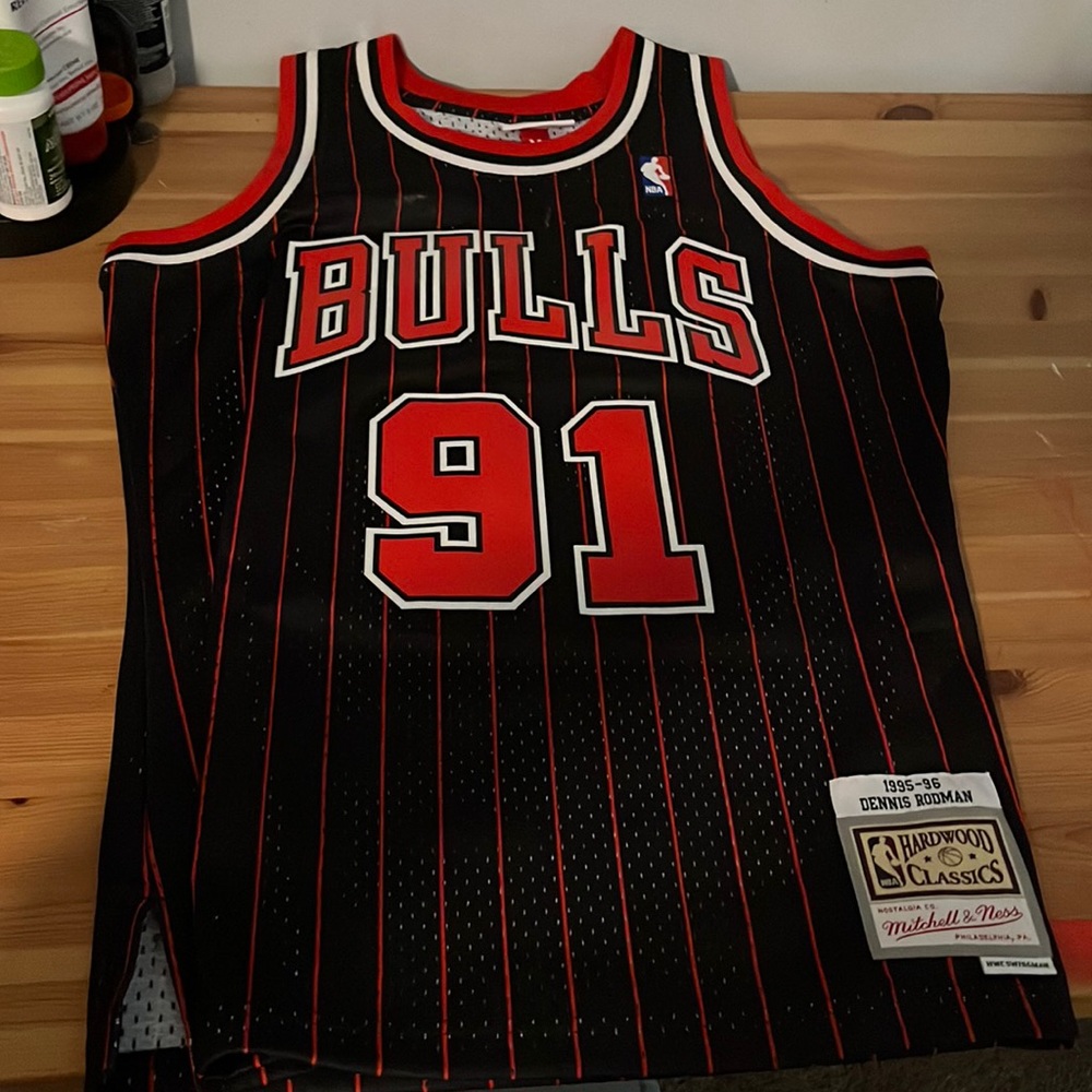 Men Dennis Rodman Chicago Bulls  Hardwood Classic Vintage Jersey Size Medium NBA